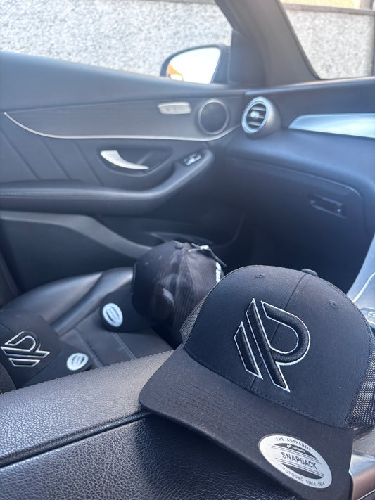 BLACK TRUCKER CAP
