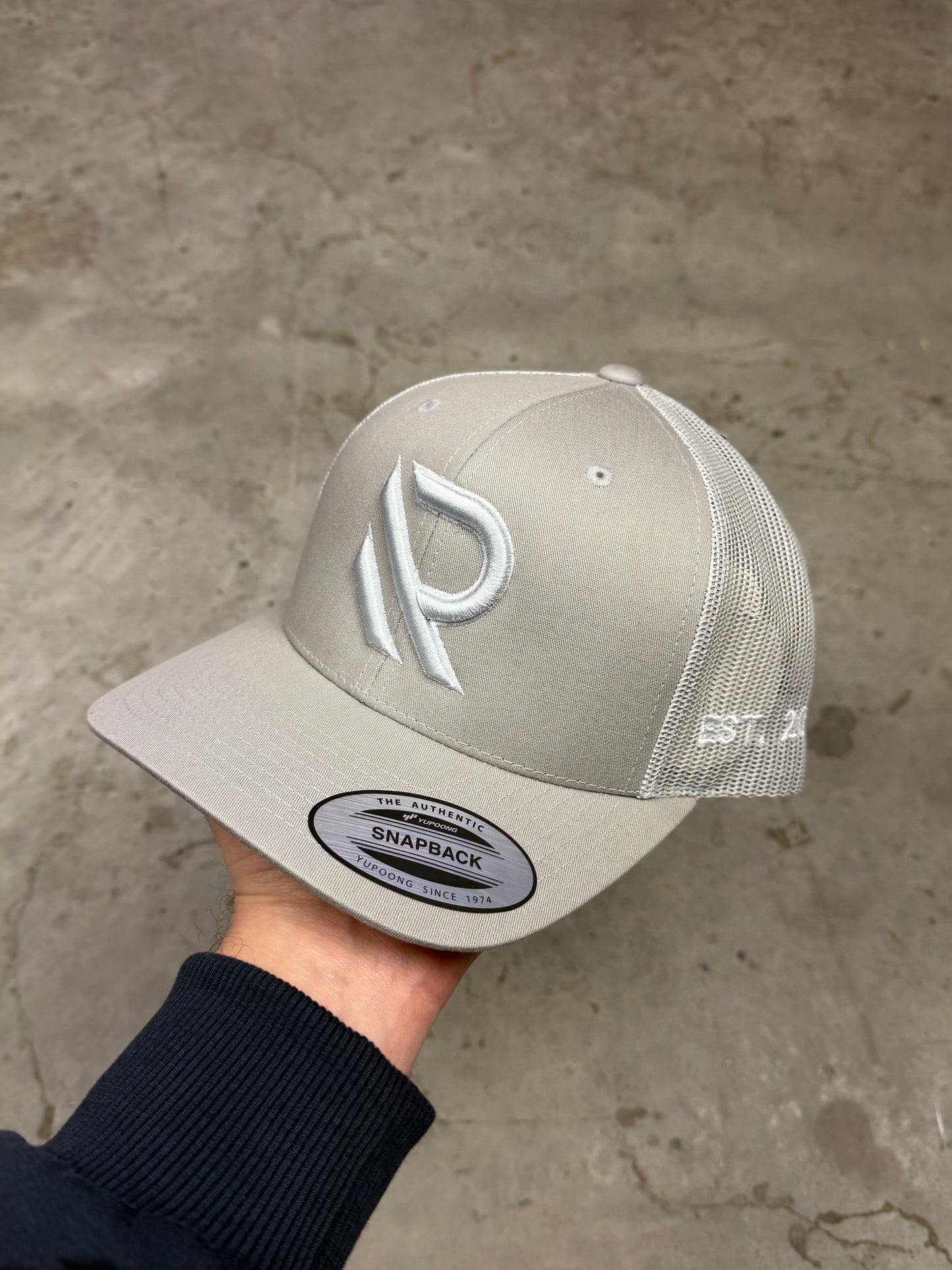 GREY TRUCKER CAP