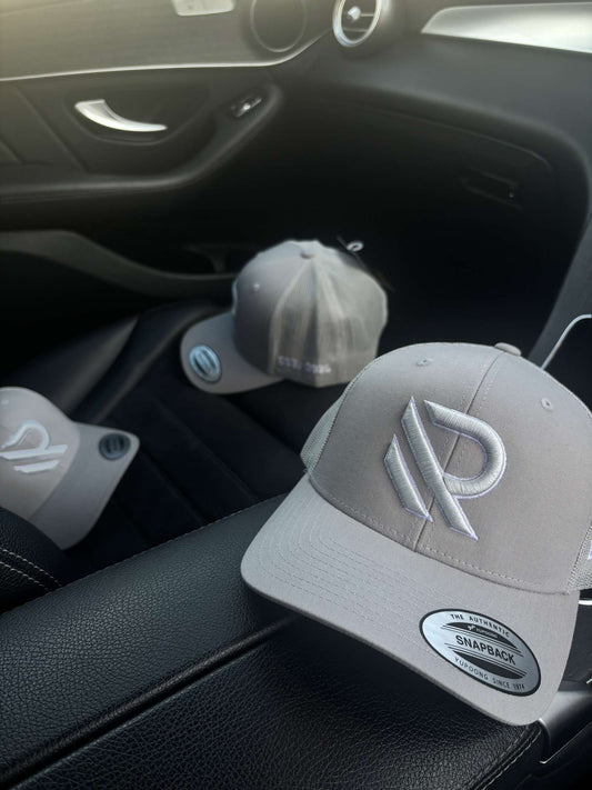 GREY TRUCKER CAP